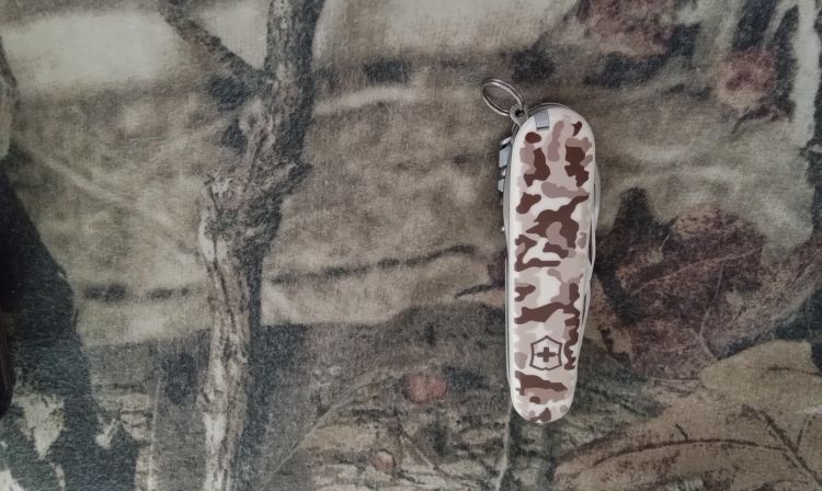 Victorinox Huntsman pocket knife - Desert Camo - 1.3713.941
