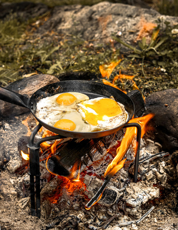 Stabilotherm - Three-legged campfire cooking stand