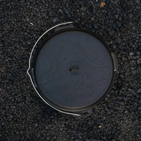 Petromax Dutch Oven FT9 Essential cast iron kettle with flat bottom