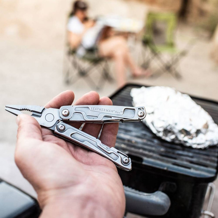 Leatherman Rev multitool (832130) stainless - 14 tools