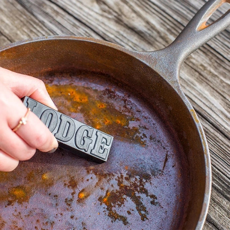 Lodge - Cleaner for removing rust from cast iron cookware