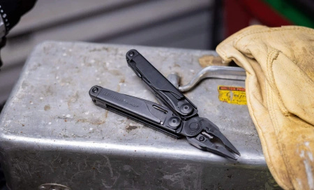 Leatherman Surge Black multitool (831334) - 21 tools