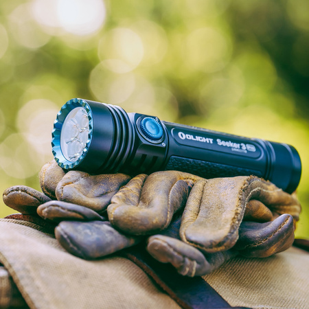 Olight Seeker 3 Pro Flashlight - Black - 4200 lumens Cool White