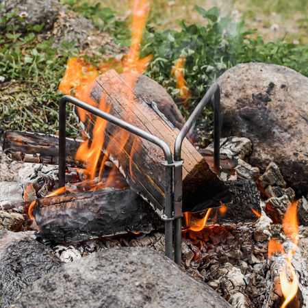 Stabilotherm - Three-legged campfire cooking stand