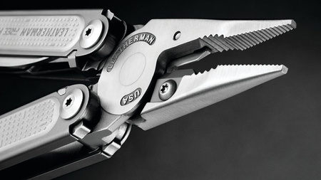 Leatherman - Multitool FREE P2 - 832638