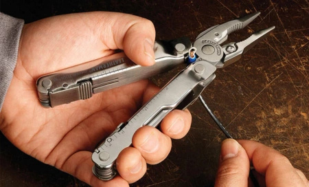 Leatherman Super Tool 300 Black multitool (831151) - 19 tools