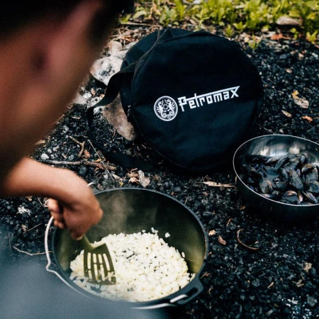 Petromax Cast Iron Spirit Oven FT12-T without feet