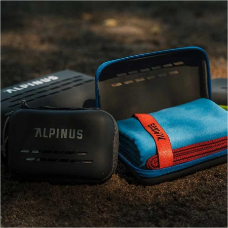 Alpinus - Canoa towel 50 x 100 cm - blue